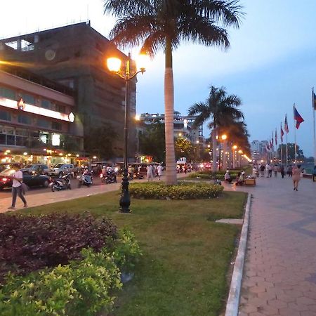 Khmeroyal Hotel Phnom Penh Exterior foto