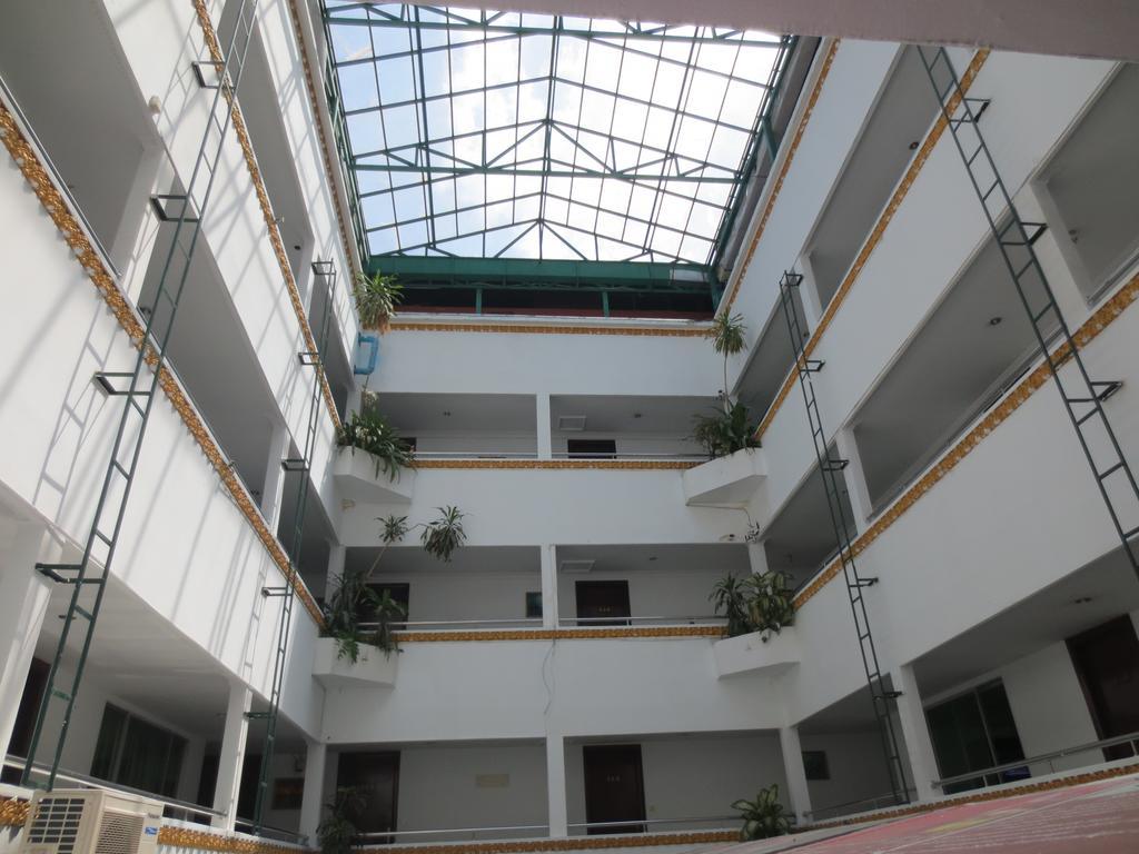 Khmeroyal Hotel Phnom Penh Exterior foto