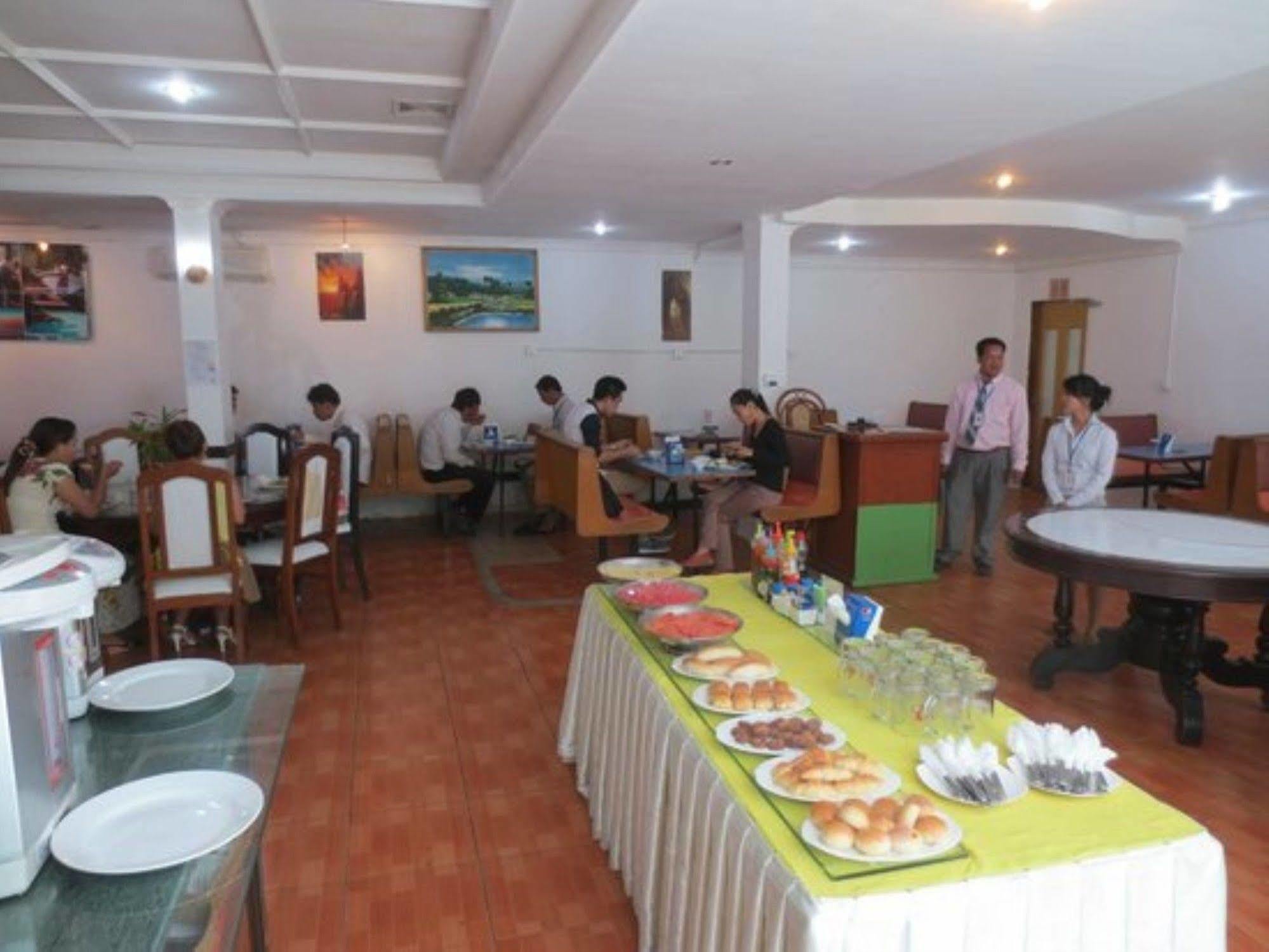 Khmeroyal Hotel Phnom Penh Exterior foto