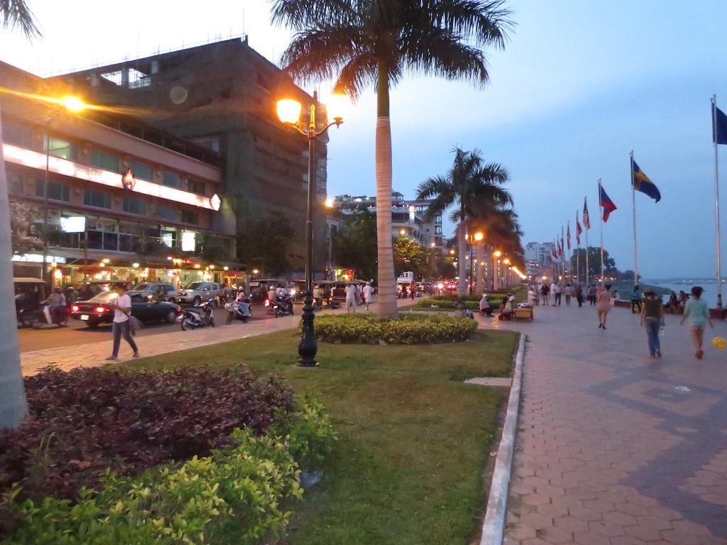 Khmeroyal Hotel Phnom Penh Exterior foto