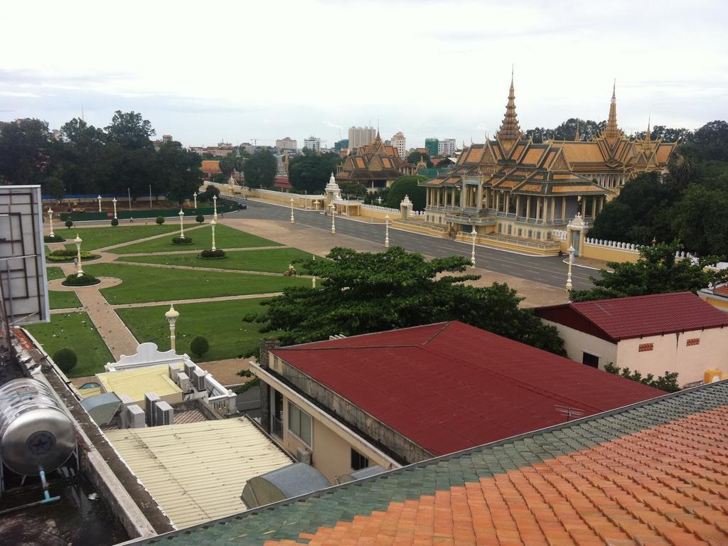 Khmeroyal Hotel Phnom Penh Exterior foto