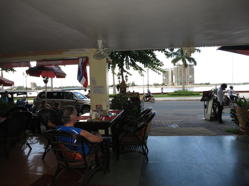Khmeroyal Hotel Phnom Penh Exterior foto